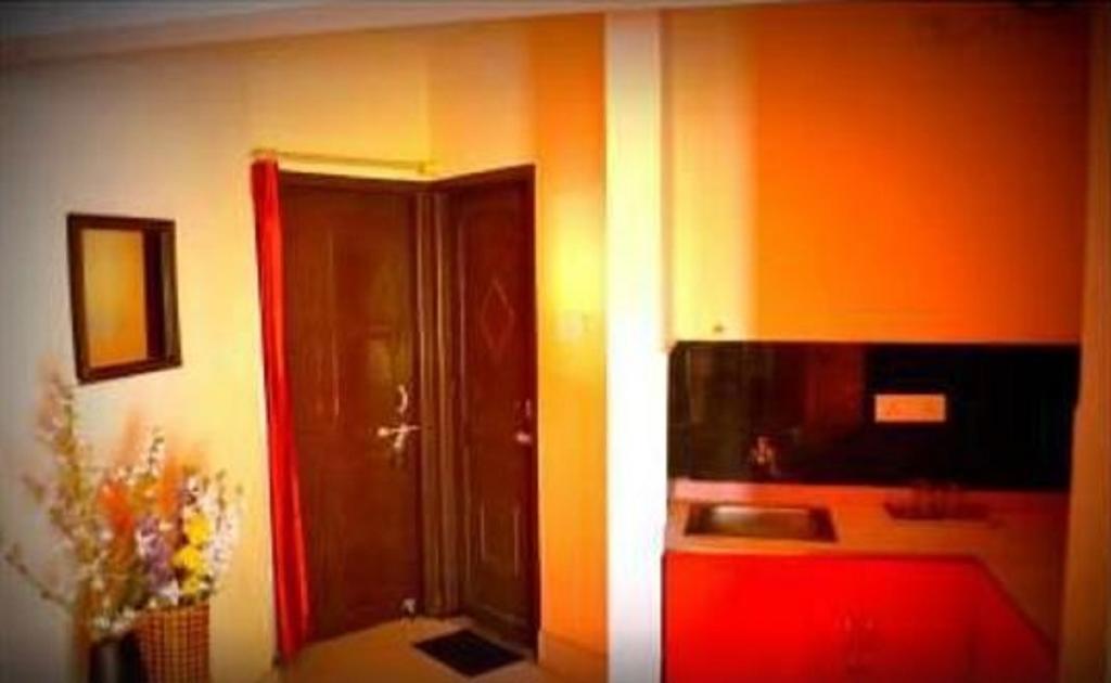 Sri Krishna Guest House & Reasturant コナーラク エクステリア 写真